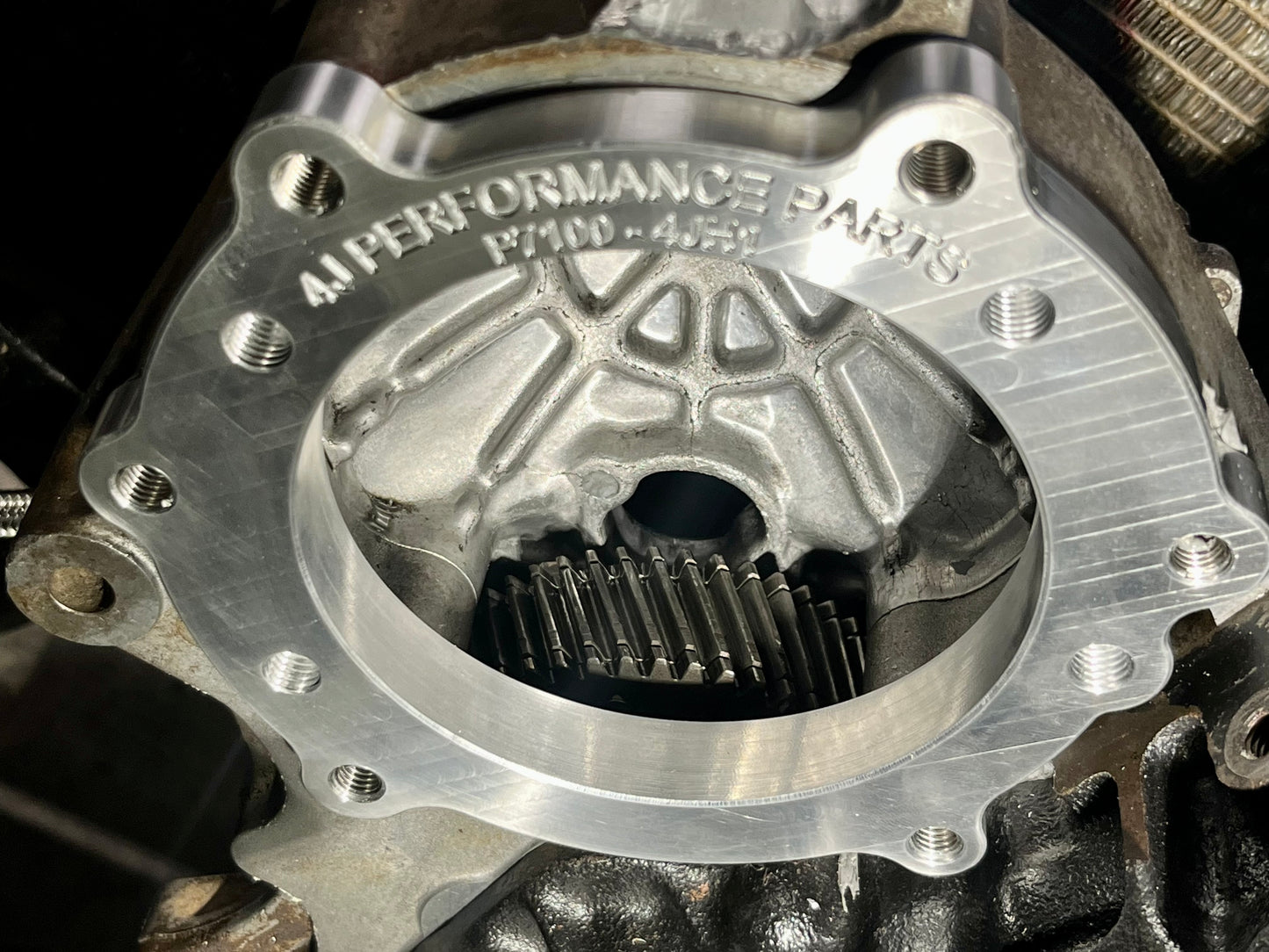 4JH1, Bosch P7100 pump conversion adaptor